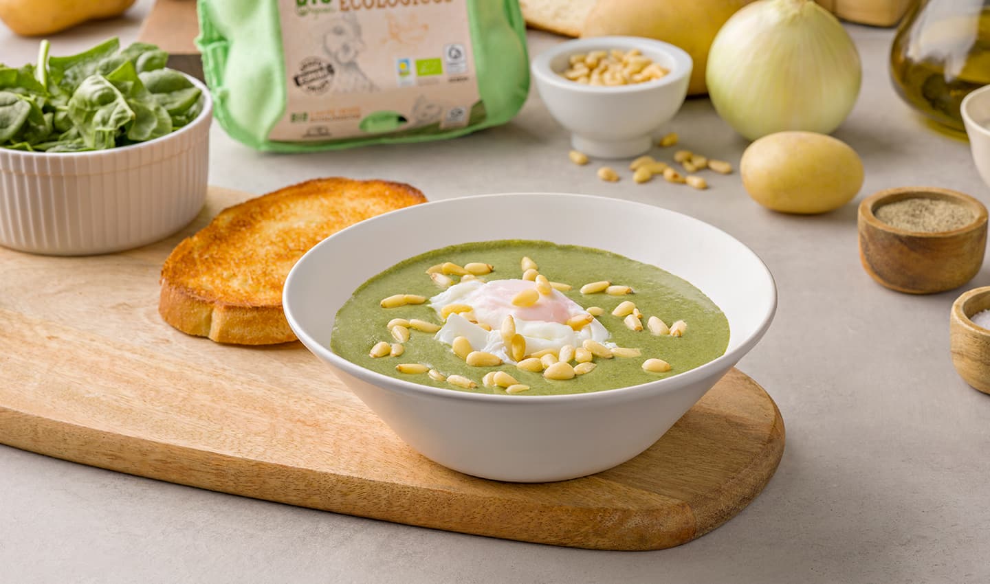 Crema de espinacas con huevo poché