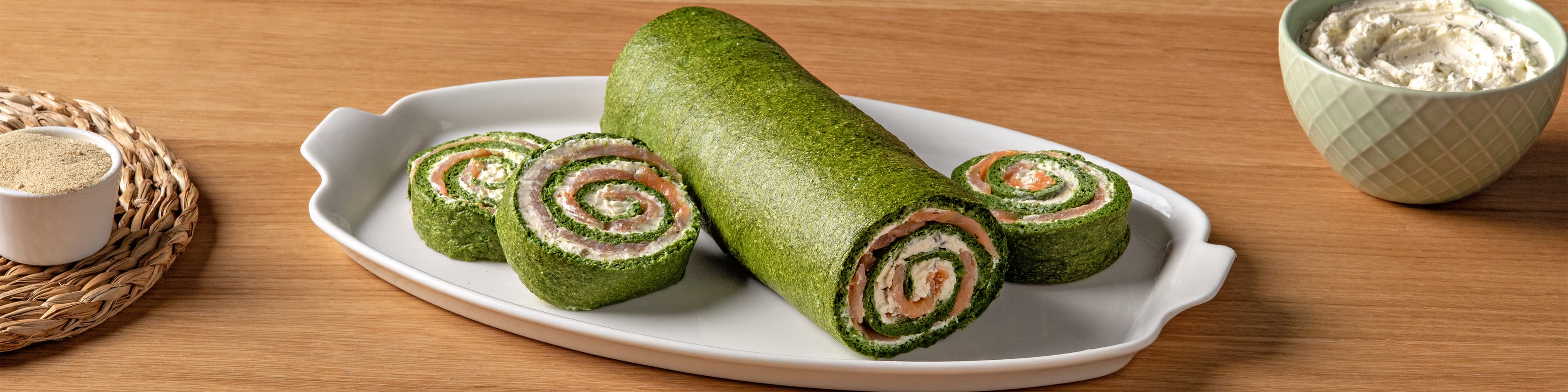 Rollo de espinacas con salmón