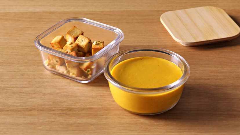 Crema de maíz y anacardo con tofu salteado