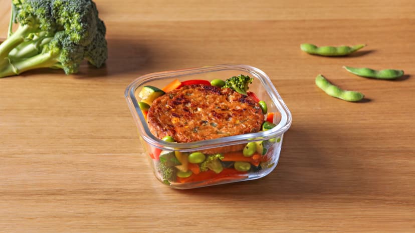 Salteado de verduras con vegan burger