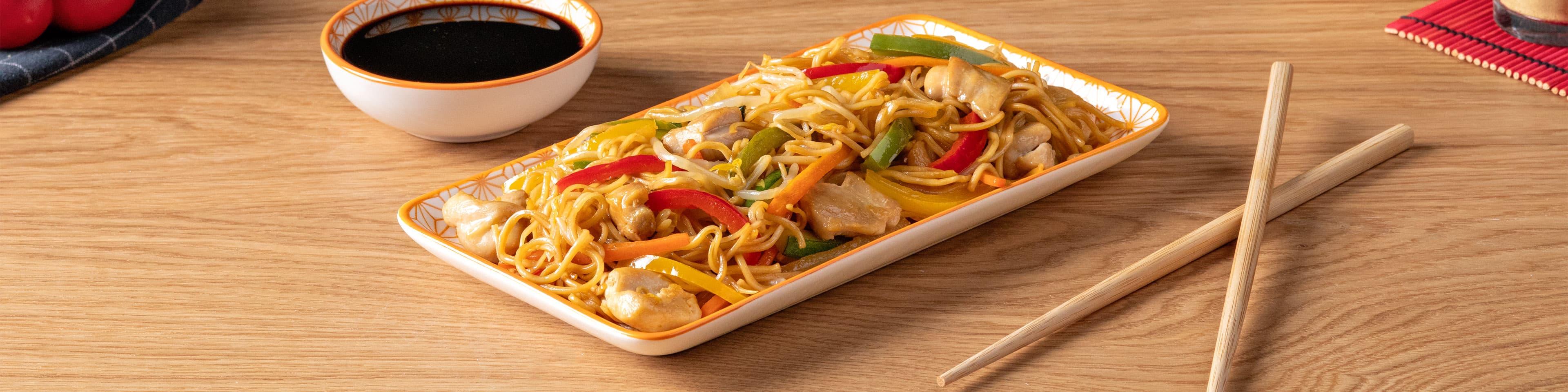 Fideos chow mein salteados