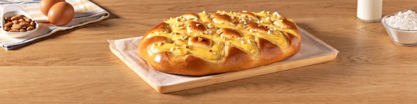 Coca de San Juan en panificadora