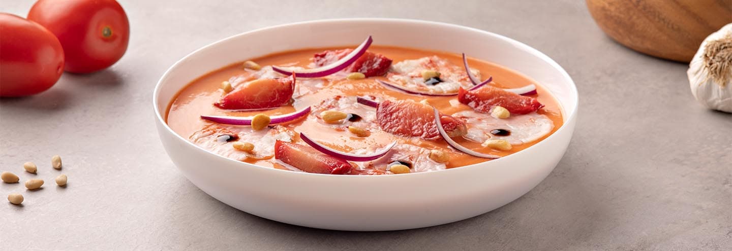 Láminas de gambón con salmorejo