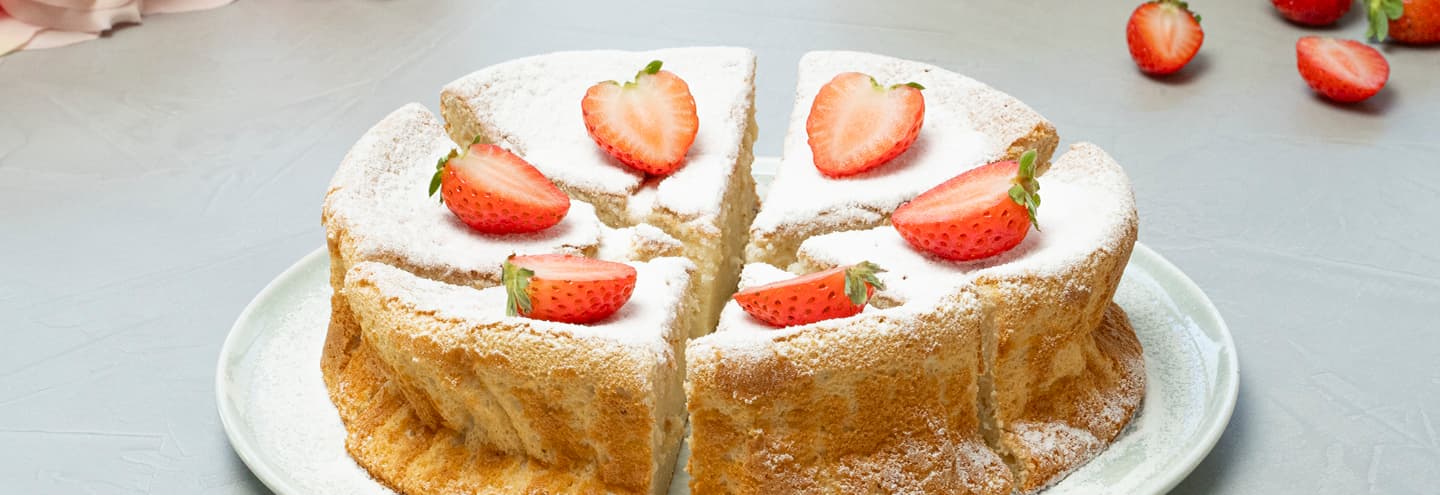 Bizcocho nube de yogur con frutas del bosque