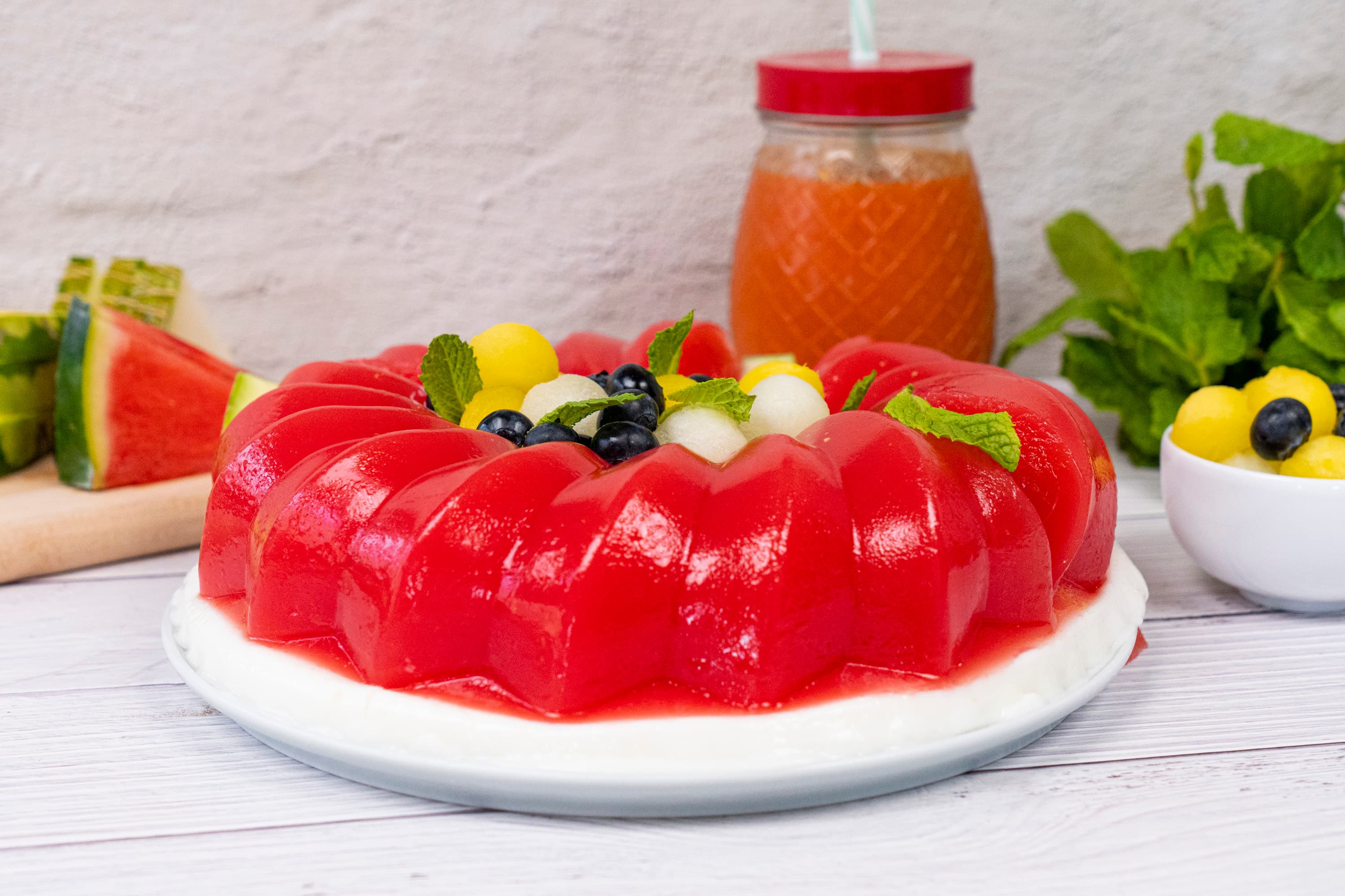 Pastel de gelatina de sandía y melón