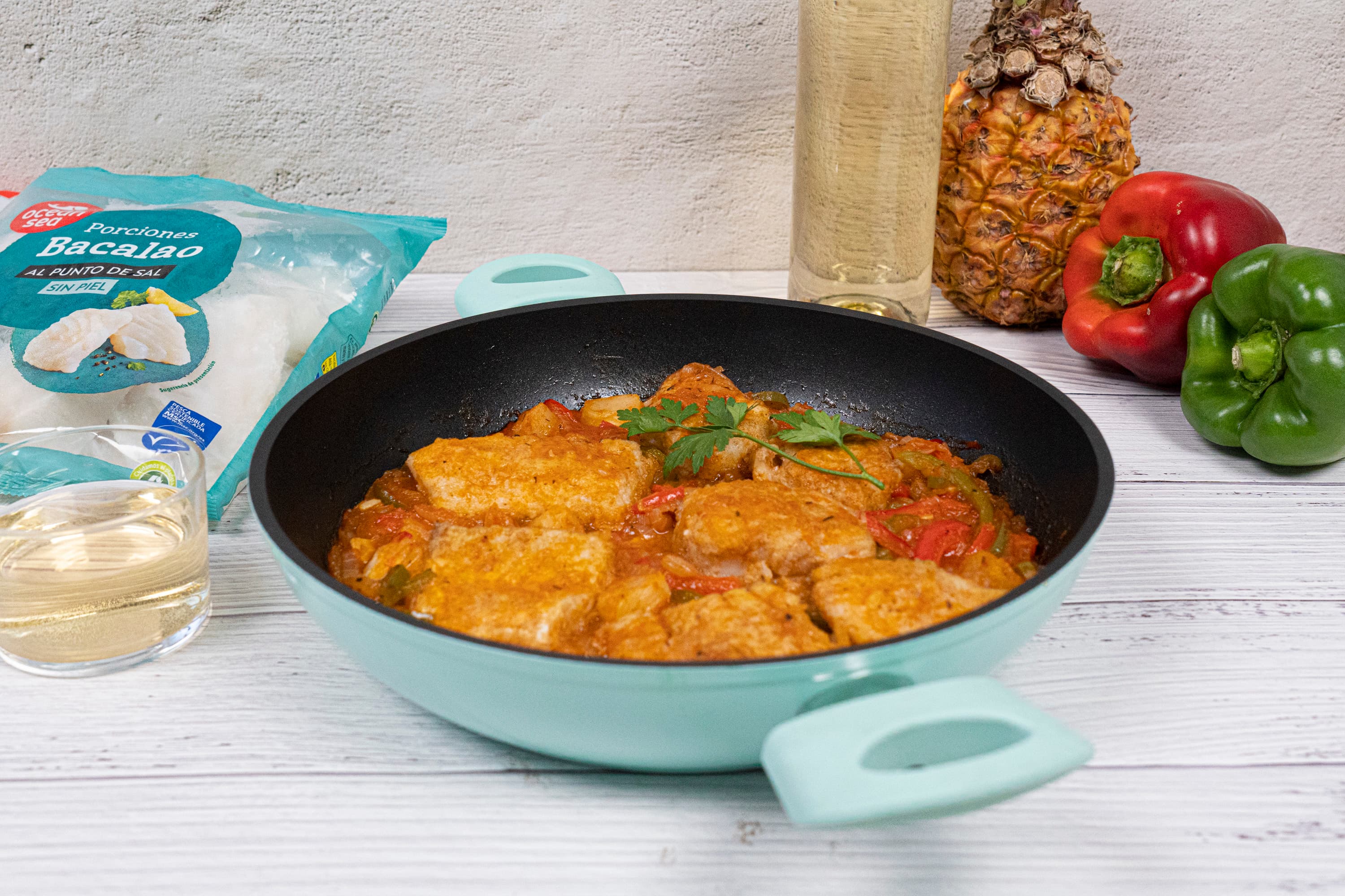 Bacalao encebollado con piña