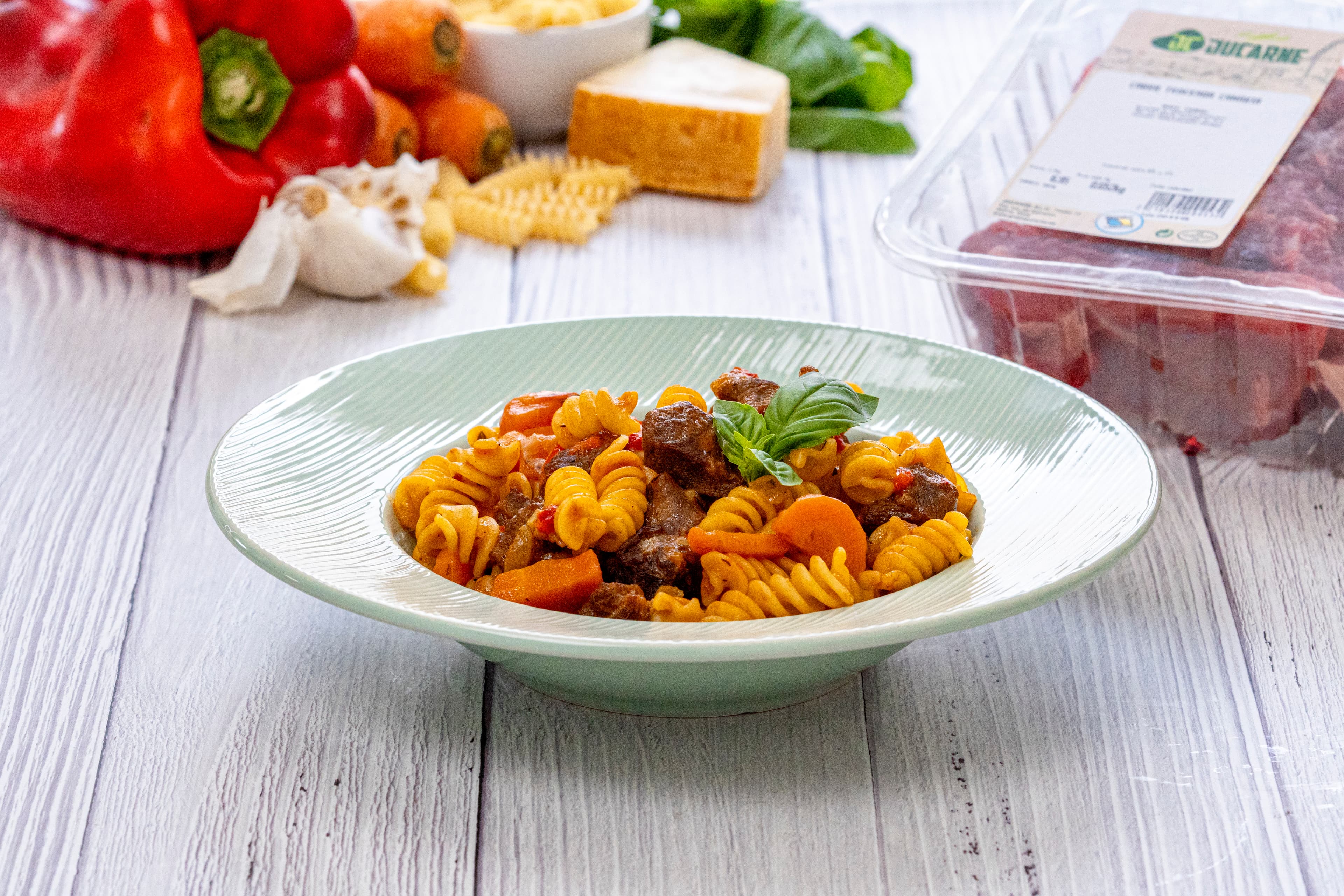 Ragú de cabra con espirales