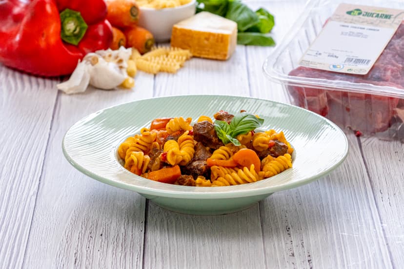 Ragú de cabra con espirales