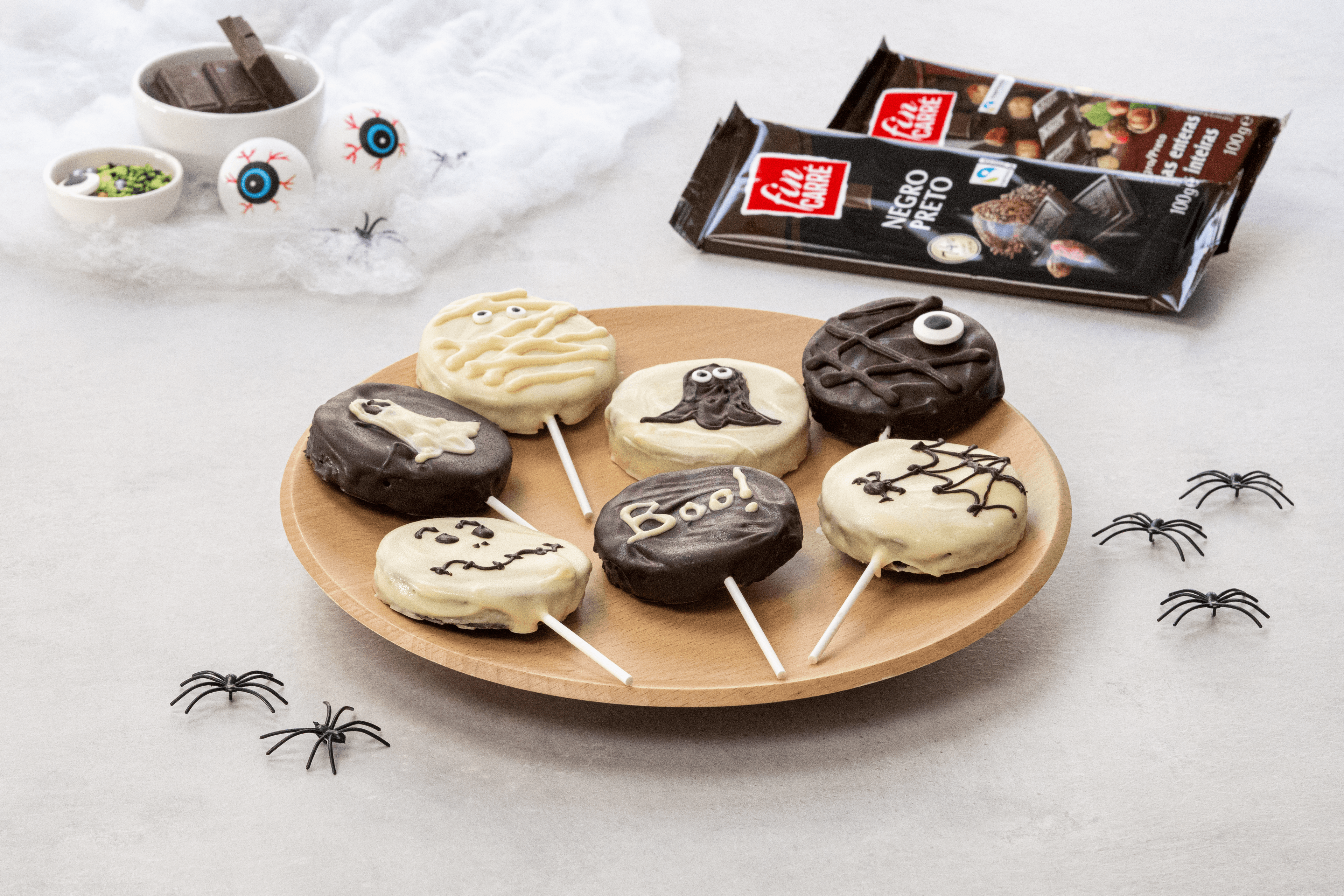 Piruletas de bizcocho terroríficas