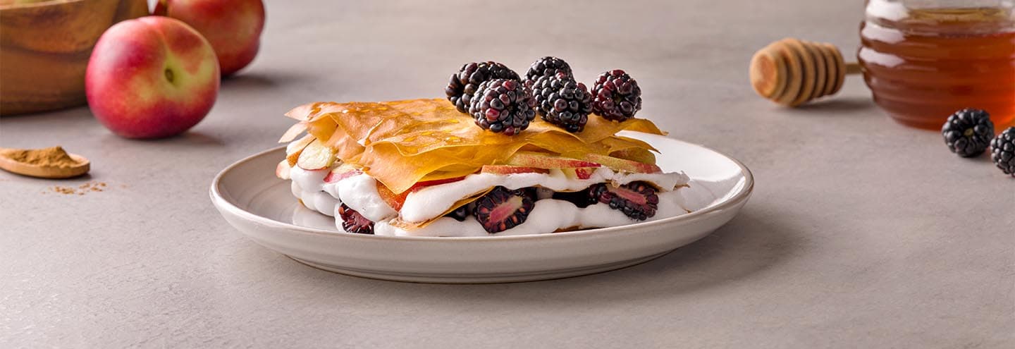 Milhojas de nectarina y moras