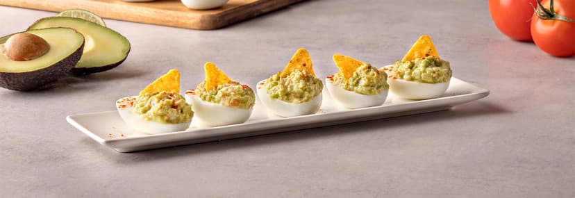 Huevos rellenos de guacamole