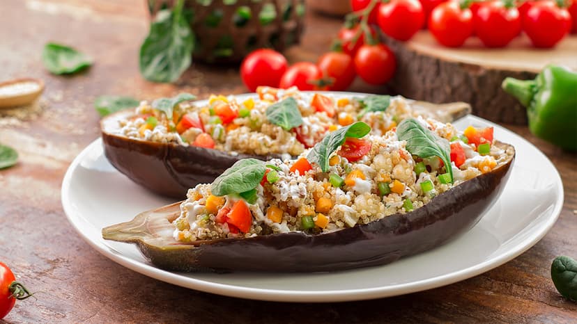 Berenjena rellena de quinoa