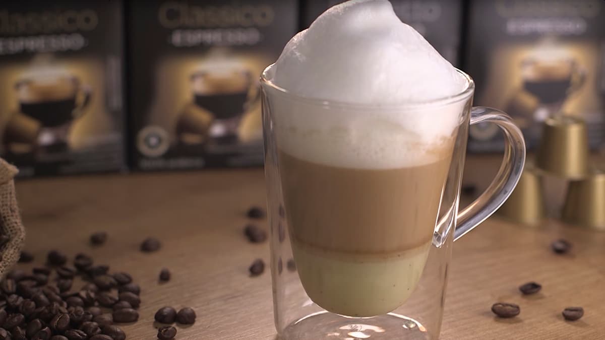 Café con leche al pistacho