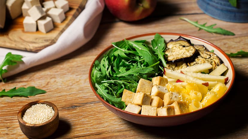 Ensalada de tofu ecológico