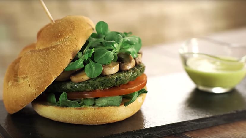 Hamburguesa de pollo y espinacas