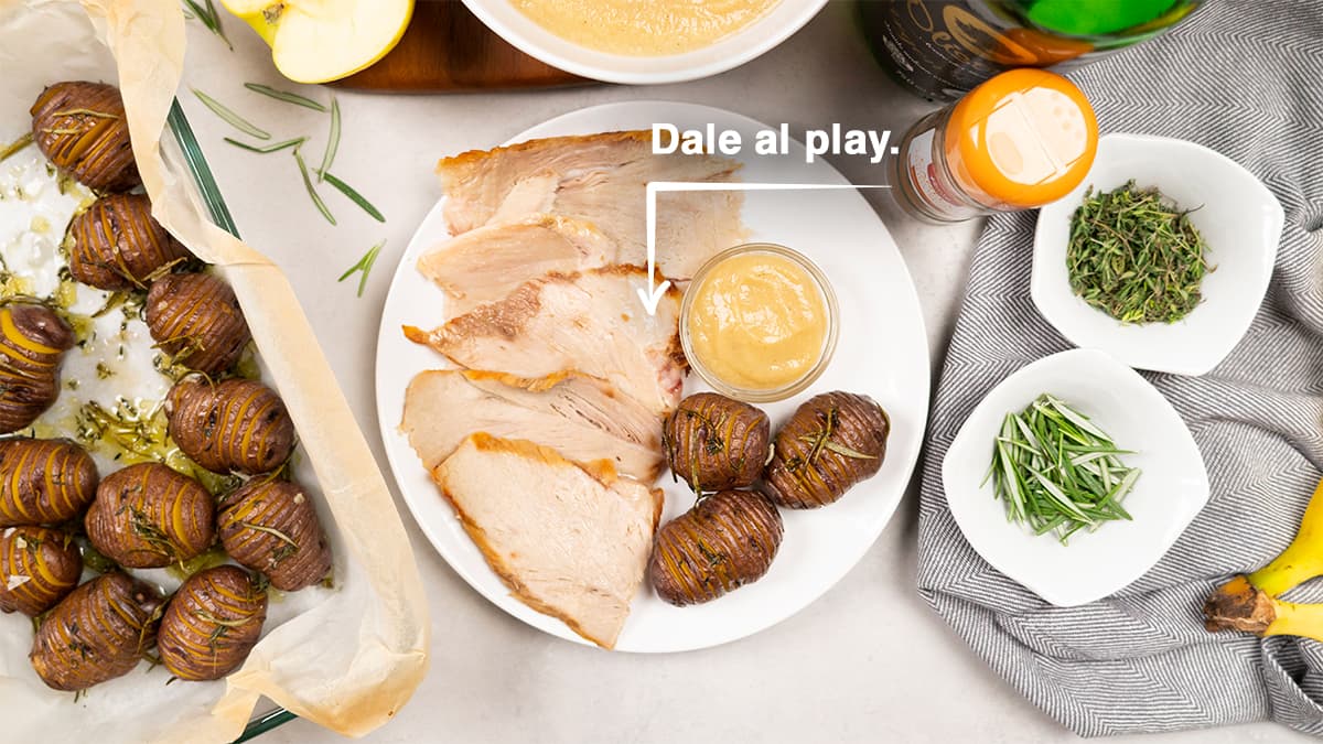 Pata asada con salsa de plátano y manzana