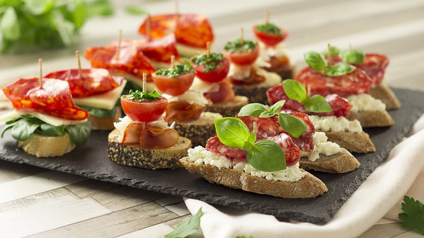 Pinchos de embutidos ibéricos