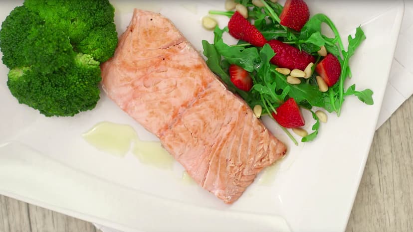 Salmón con rúcula y brócoli