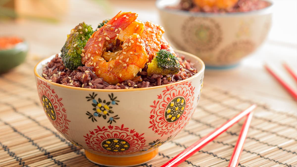 Wok de arroz con bambú