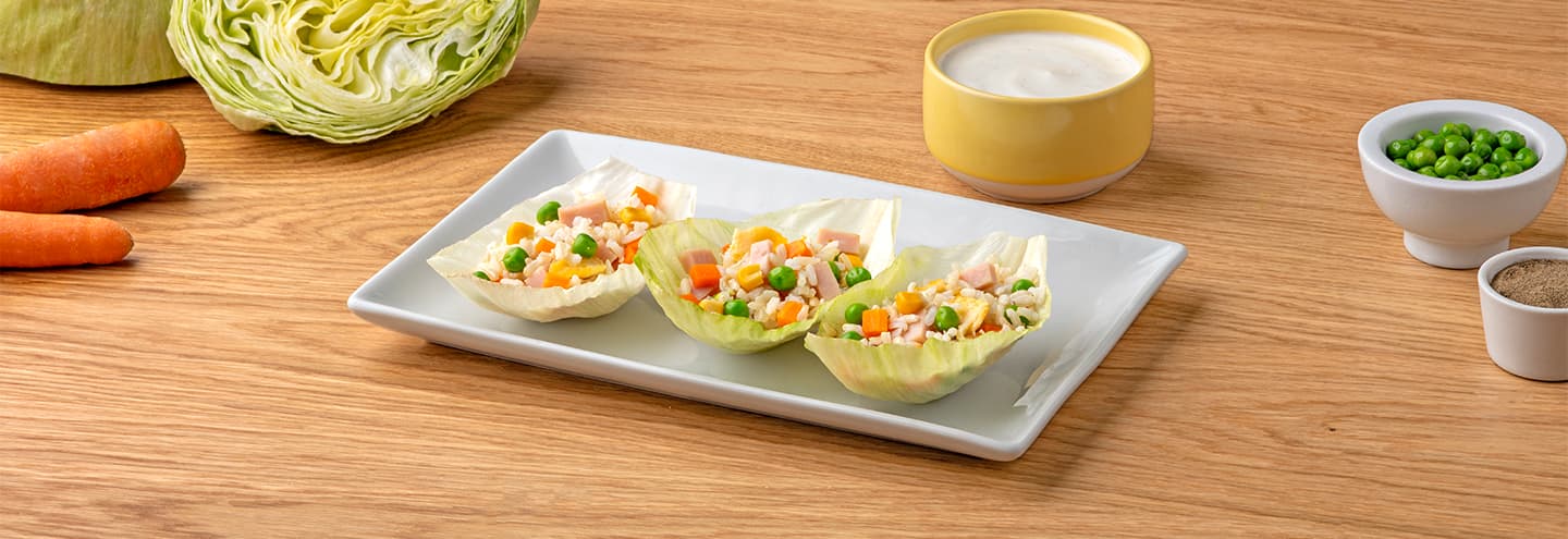 Tacos de lechuga con arroz