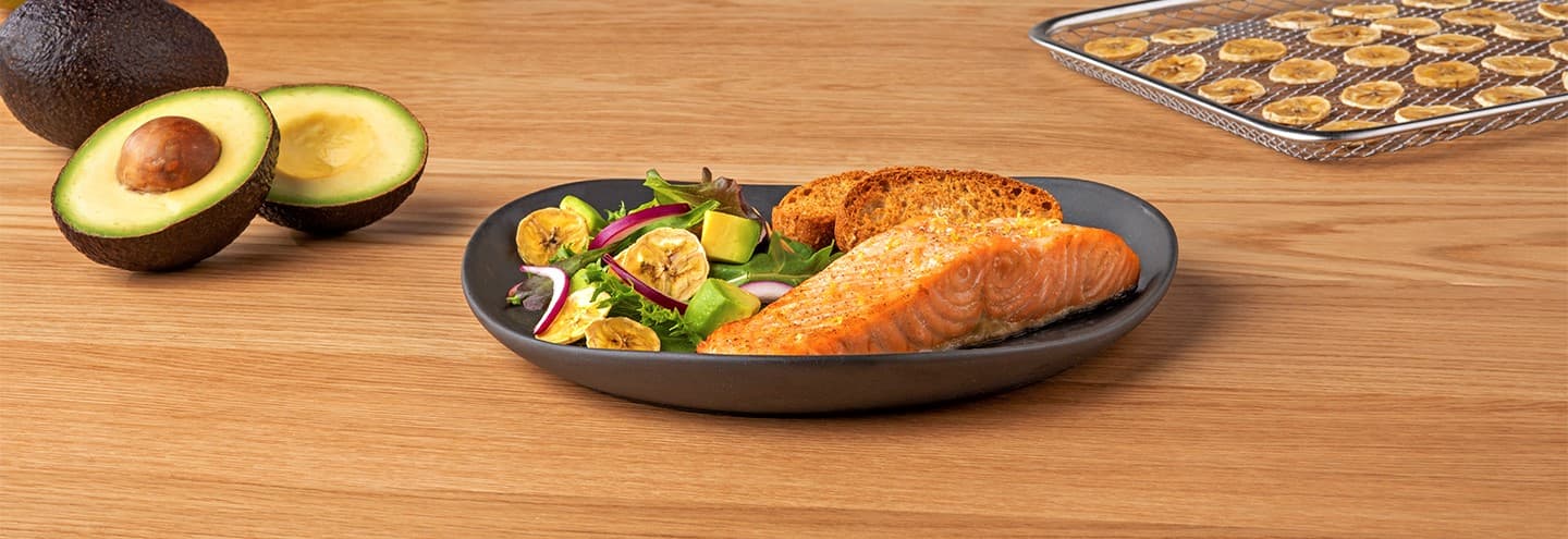 Salmón con ensalada