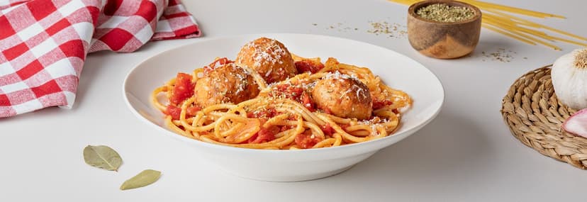 Espaguetis con albóndigas