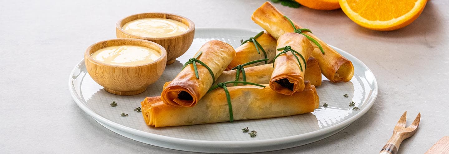 Rollitos de morcilla canaria con alioli de naranja