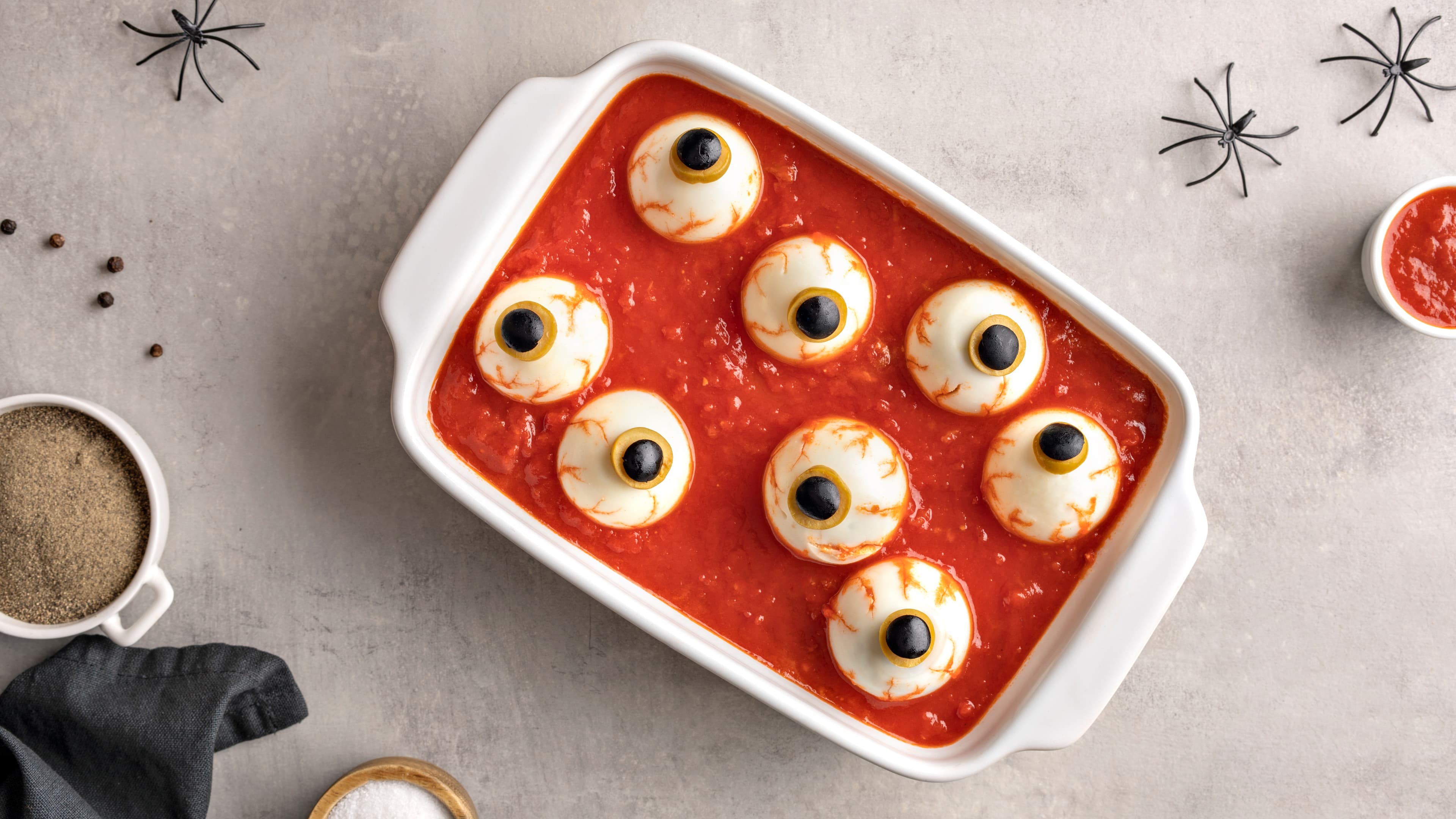 Huevos rellenos  terroríficos