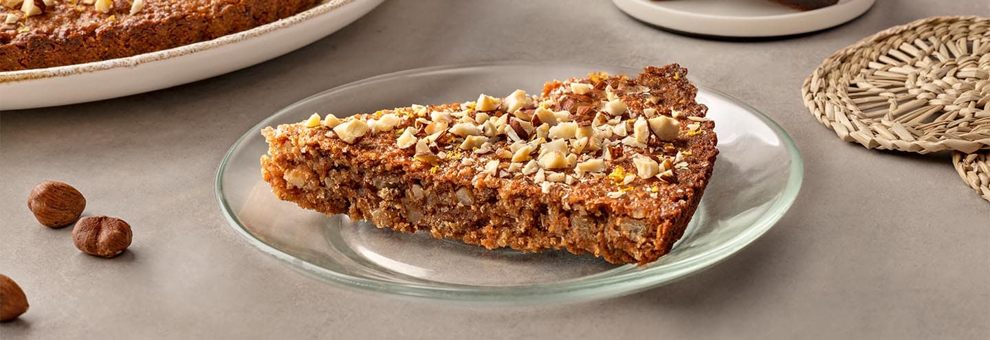 Pastel de membrillo y avellanas