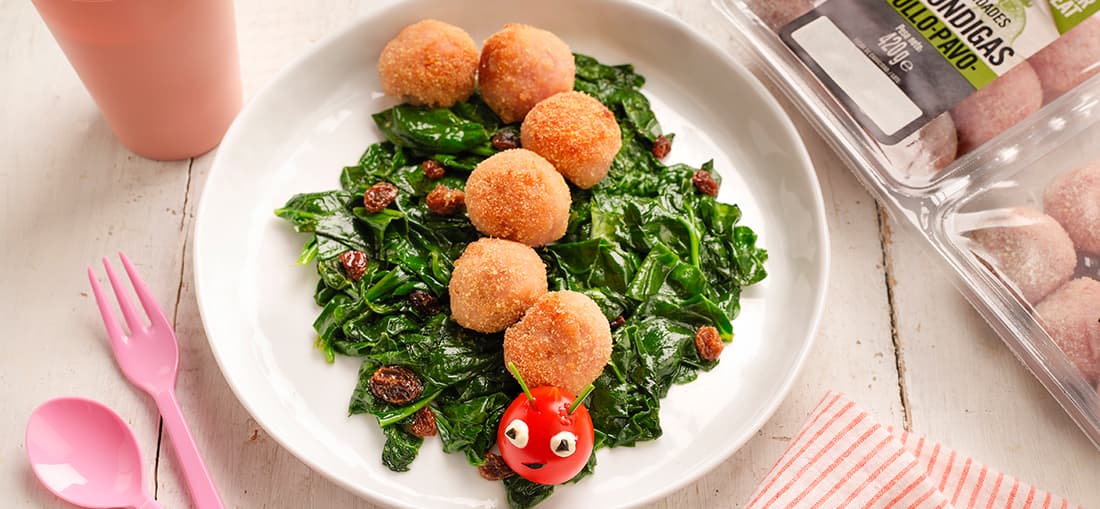 Albóndigas con guarnición de espinacas