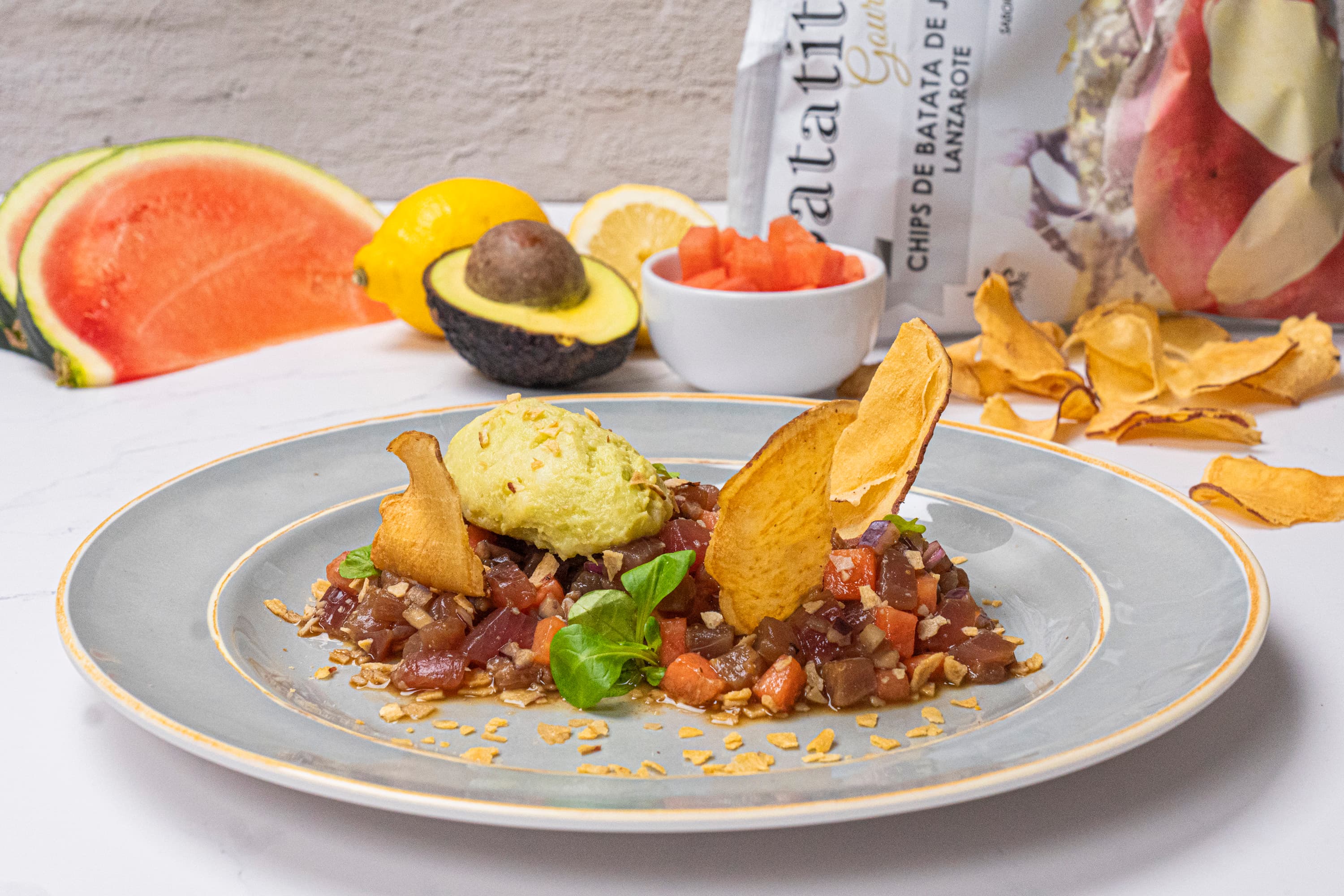 Tartar de atún y sandía con Batatito’s y papa de Lanzarote