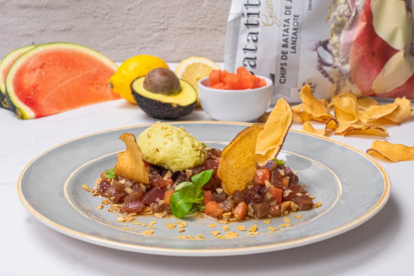 Tartar de atún y sandía con Batatito’s y papa de Lanzarote