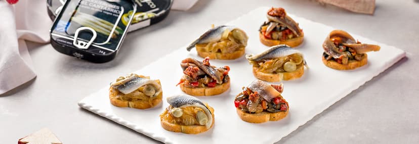 Tostas de anchoa y boquerón