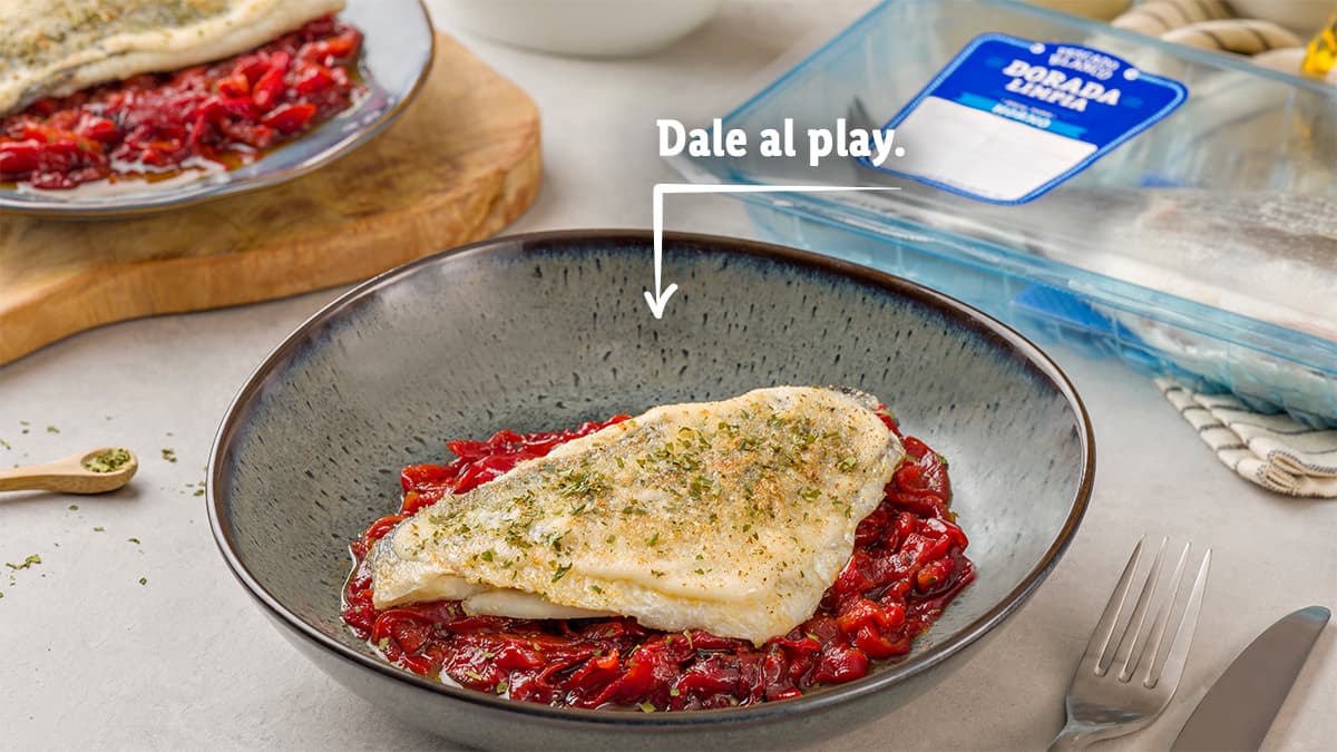 Dorada gratinada con confitura de pimientos rojos