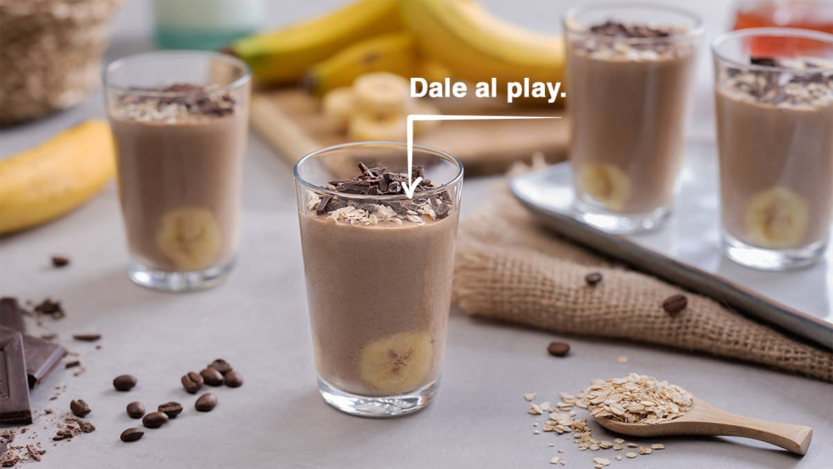 Smoothie de plátano, avena y café