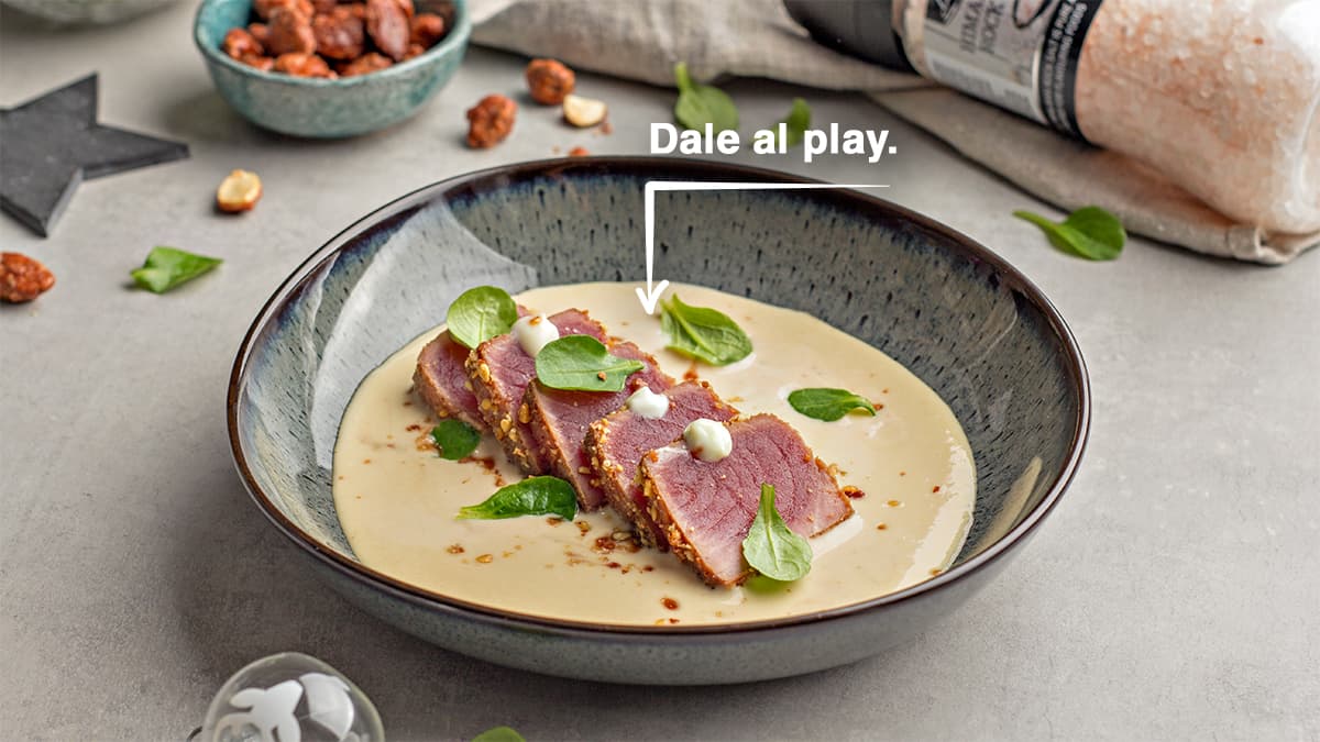 Tataki de atún con ajoblanco