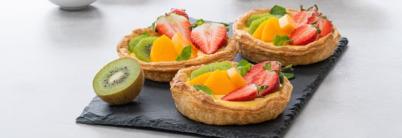 Tartitas de hojaldre con crema de papaya y coco