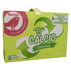 AUCHAN Leche desnatada de vaca con calcio 6 x 1 l. Producto Alcampo