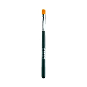 BETER Pincel corrector de pelo sintético.