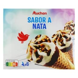 AUCHAN Cono de helado de nata con trocitos de avellana caramelizada y salsa de chocolate 6 x 120 ml. Producto Alcampo