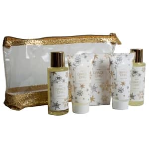 GIRL POWER Grace chic Neceser con productos para el cuidado y la higiene personal.