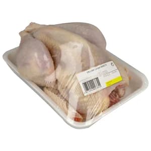 Gallina entera limpia y con piel.